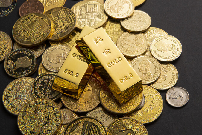 Wealthy investors help drive surging demand for gold