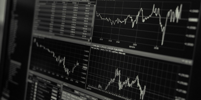 How Central Bank Rate Decisions Shape Equity Markets