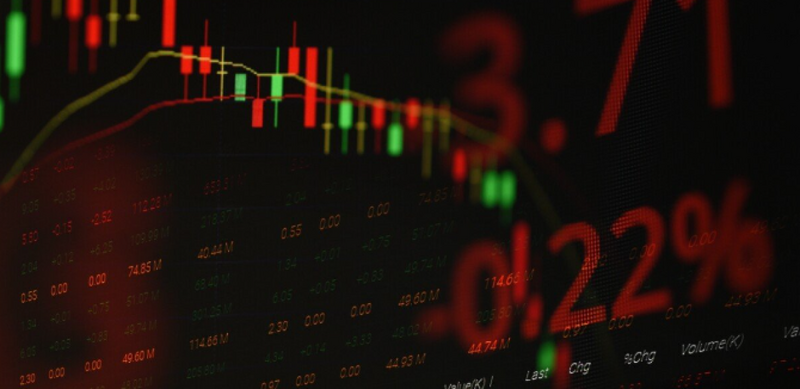 These 4 tech stocks can collapse by 86% (according to analysts)