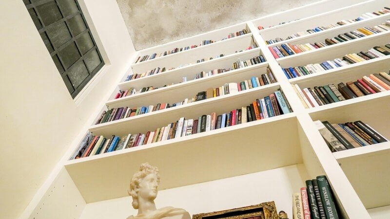 7 Must-Read Books for Aspiring Business Leaders