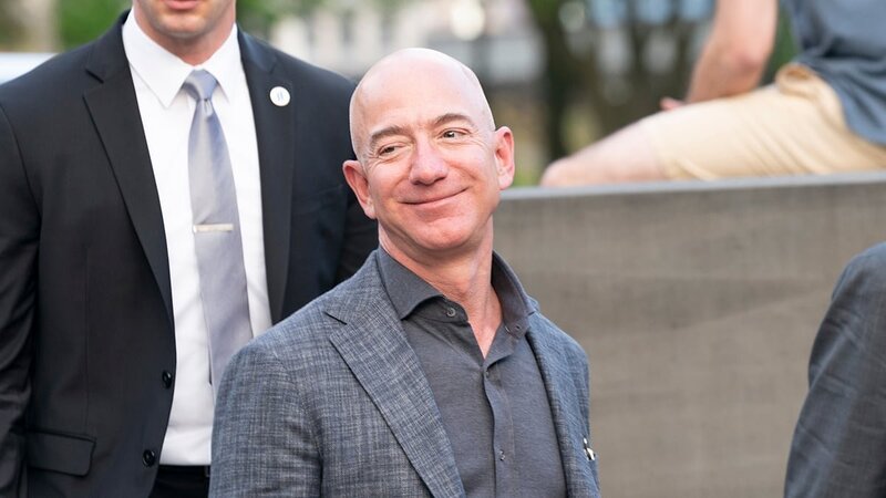 Bezos surprises everyone: after Amazon's layoffs, he predicts a labor shortage