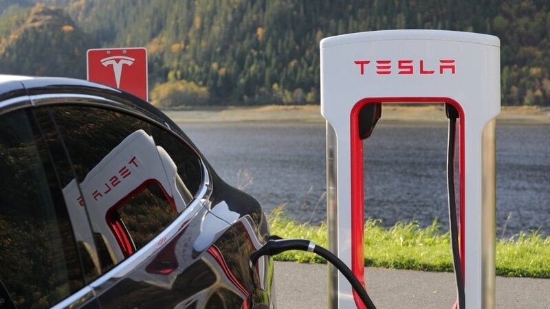 Tesla enters new phase, gives Ford access to supercharger network