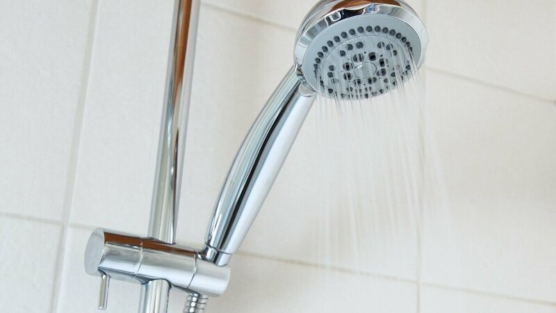 How much do showers consume: water, gas and electricity bills