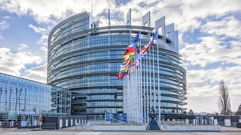 EU rules $500 million fine to Apple: Brussels cracks down on big tech