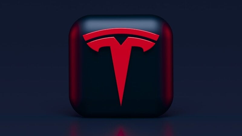 Tesla Q3 earnings: stock slides over 3% as auto revenue falls and Musk deflects on a SpaceX merger