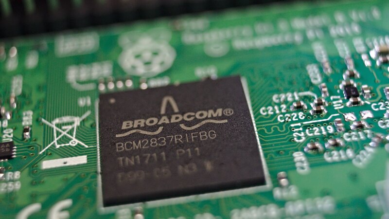 Broadcom reports good earnings but fails to impress investors