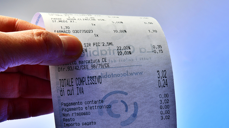 US consumer confidence drops despite low inflation, rate cuts