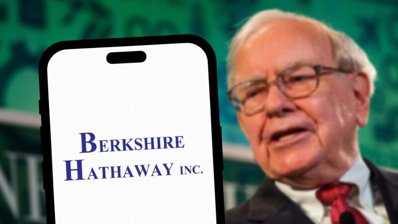 Warren Buffett's Bold Moves: The Stocks He Just Bought and His 2025 Strategy