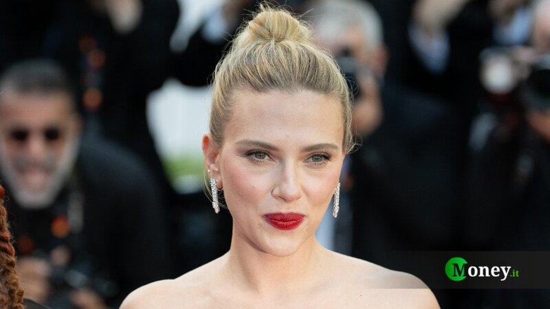 The ranking of the highest-grossing actors in history. Number one is a woman.