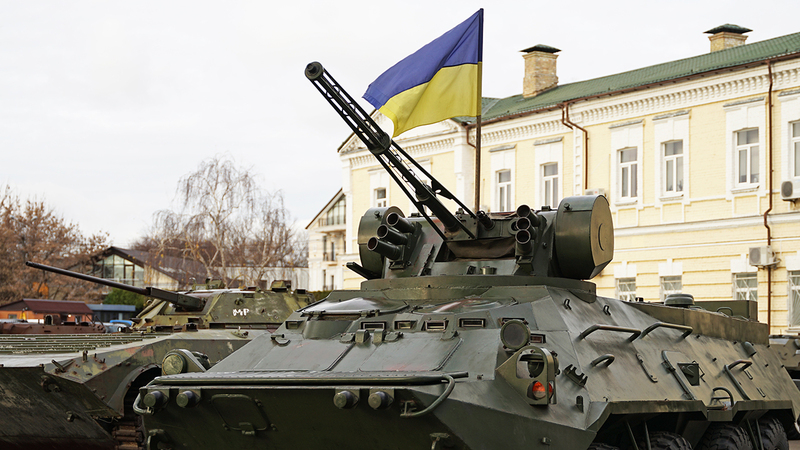 Ukraine and Russia receive new Weapons, what are their Plans?