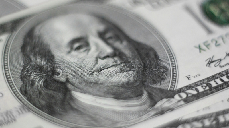 Insight: the US dollar is shaking and China is ready to bite