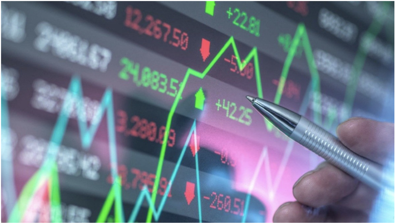 Wall Street is betting everything on AI in 2025. But beware of too-big-to-fail stocks