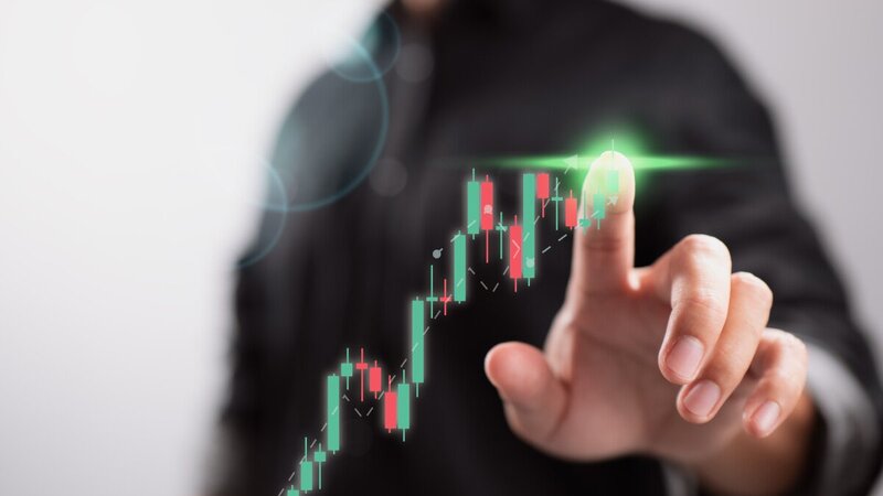 Value vs Growth Stocks: which should you buy today?