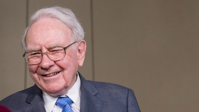 How Much Does Warren Buffett Make? The Billionaire Investor's Net Worth