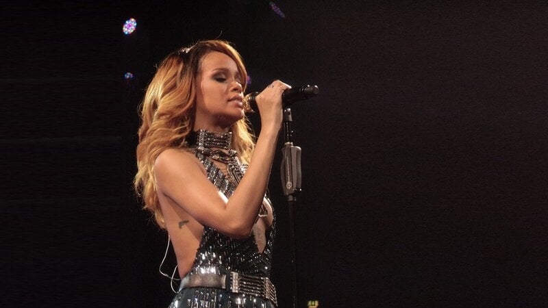 How much does Rihanna earn? The billionaire singer's net worth