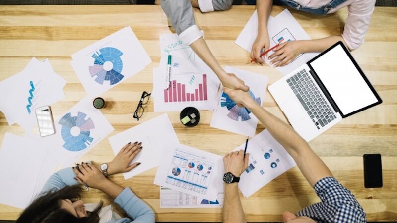 What is crowdfunding? How it works, types and advantages