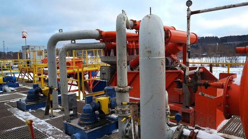 Canada increases oil exports as West battles OPEC, prices surge